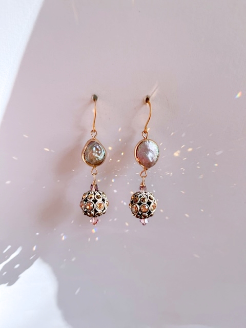 Austrian Crystal Filigree, Pearl, Gold Earring